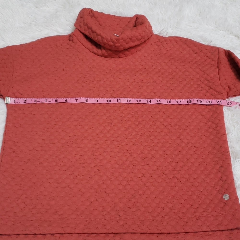 Apana Quilted cowlneck pullover NWOT - Picture 8 of 11